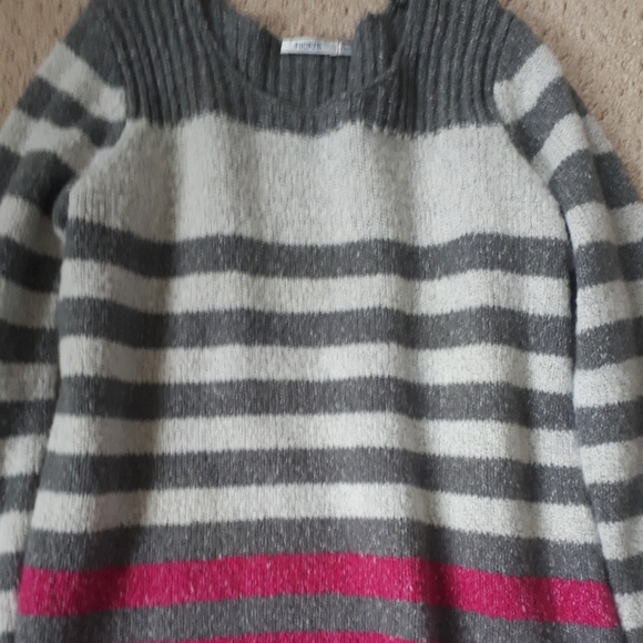 Women's Sweater (Ricki's) - Picture 2 of 6